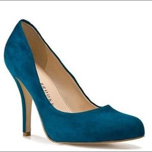 Stunning Audrey Brooke Pumps. Turquoise. Suede 8M